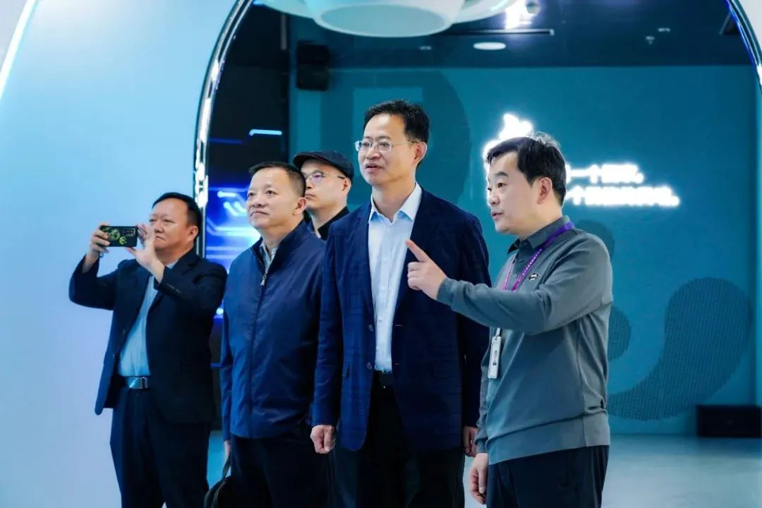 2024120602 国家广电总局发展研究中心一行赴zoty中欧官方励丰文化调研指导